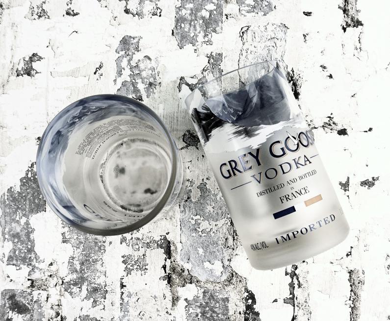 Grey Goose Vodka Bottle 18oz Glass Set